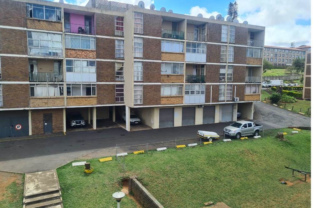 1 Bed Apartment in Empangeni Central photo number 1