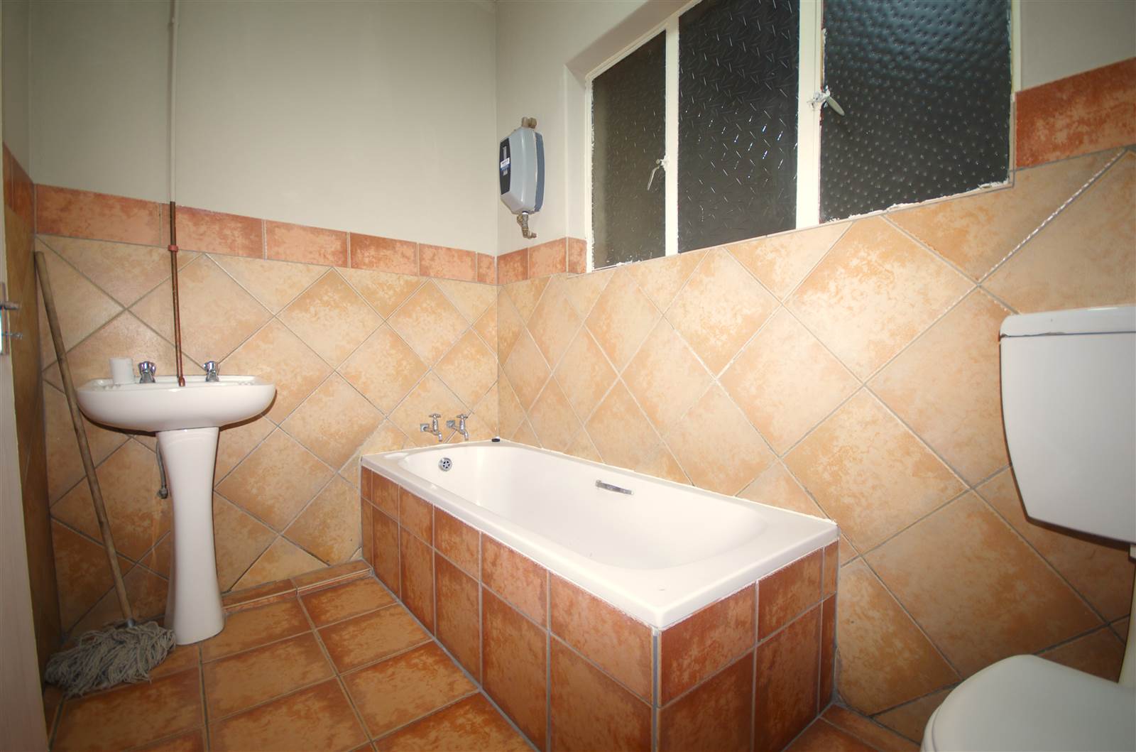 2 Bed Flat in Benoni Central photo number 5