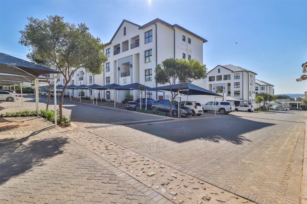3 Bed Apartment in Modderfontein photo number 2
