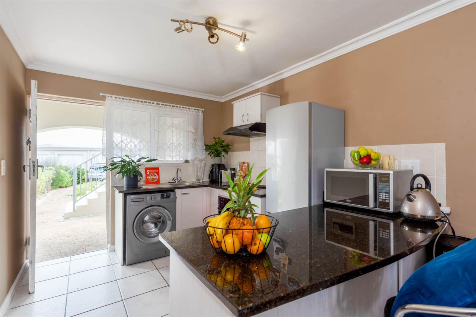 3 Bed Apartment in Muizenberg photo number 5