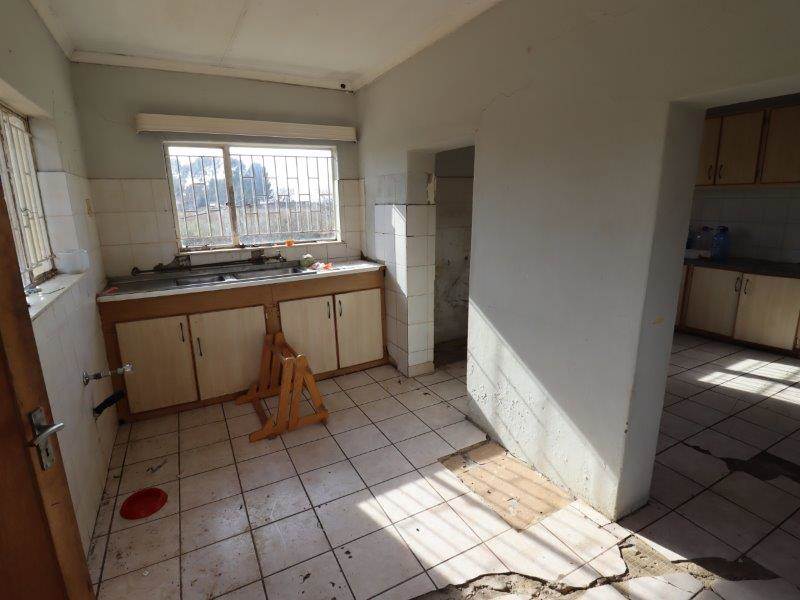 3 Bed House in Estoire photo number 10