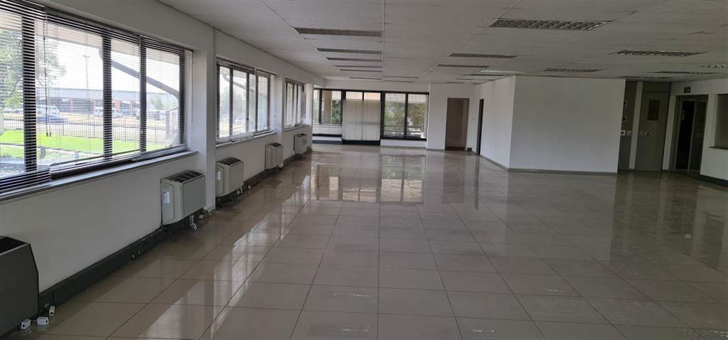 304.08  m² Commercial space in Woodmead photo number 8