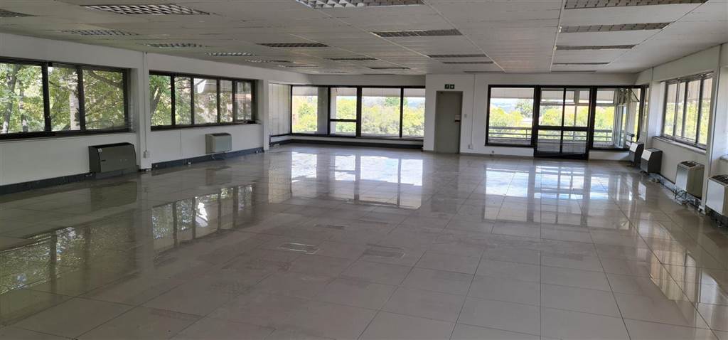 304.08  m² Commercial space in Woodmead photo number 12