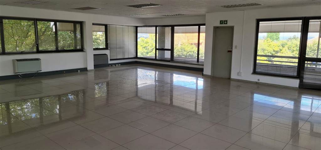 304.08  m² Commercial space in Woodmead photo number 10