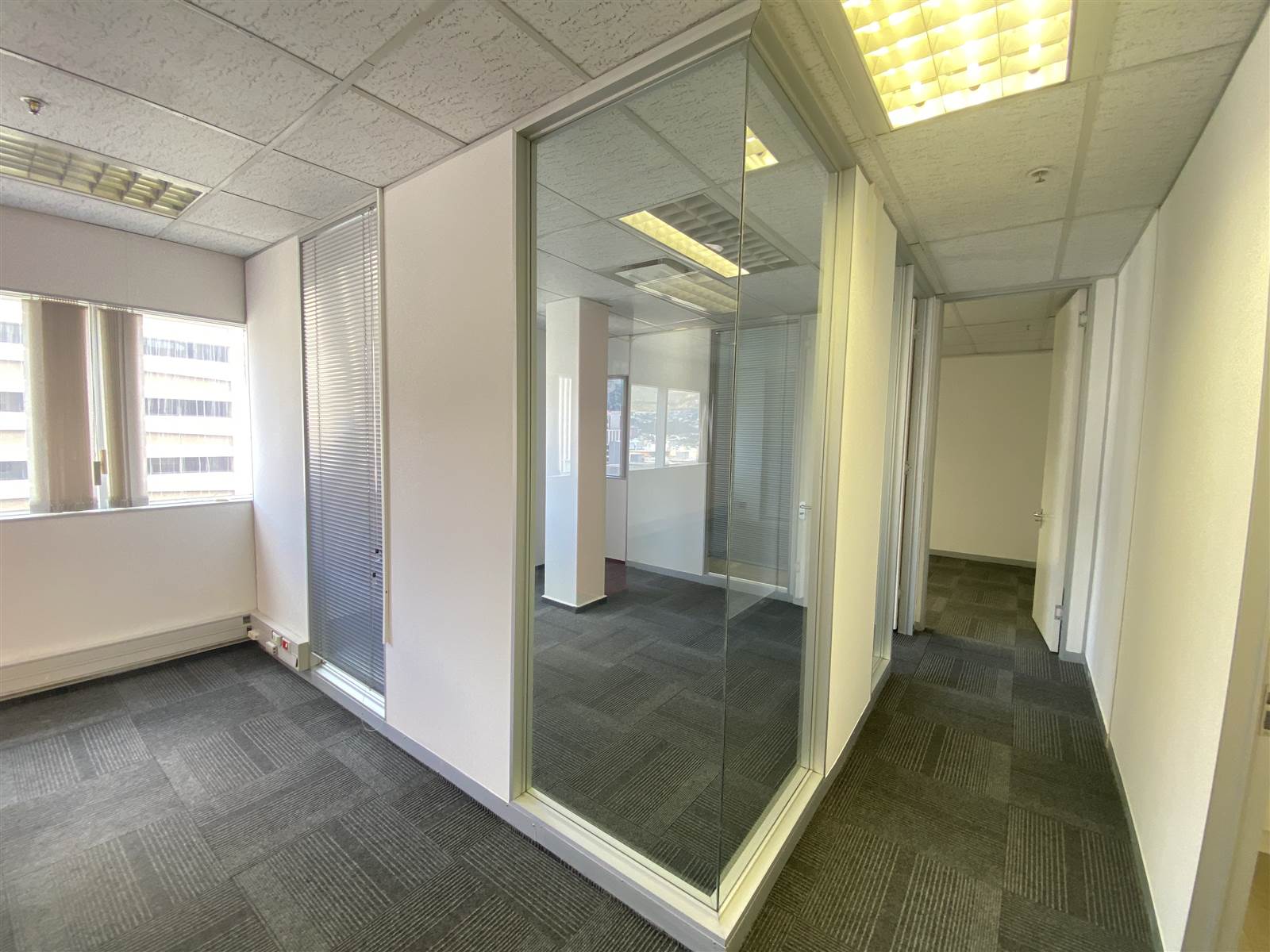 109  m² Commercial space in Cape Town City Centre photo number 8