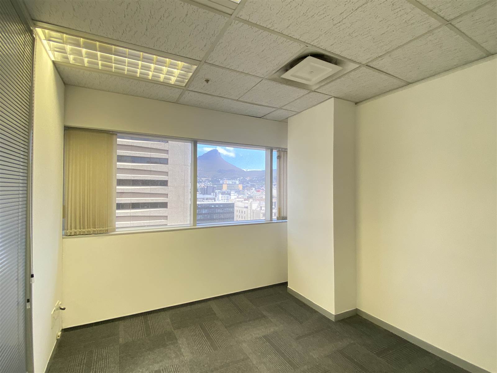 109  m² Commercial space in Cape Town City Centre photo number 10