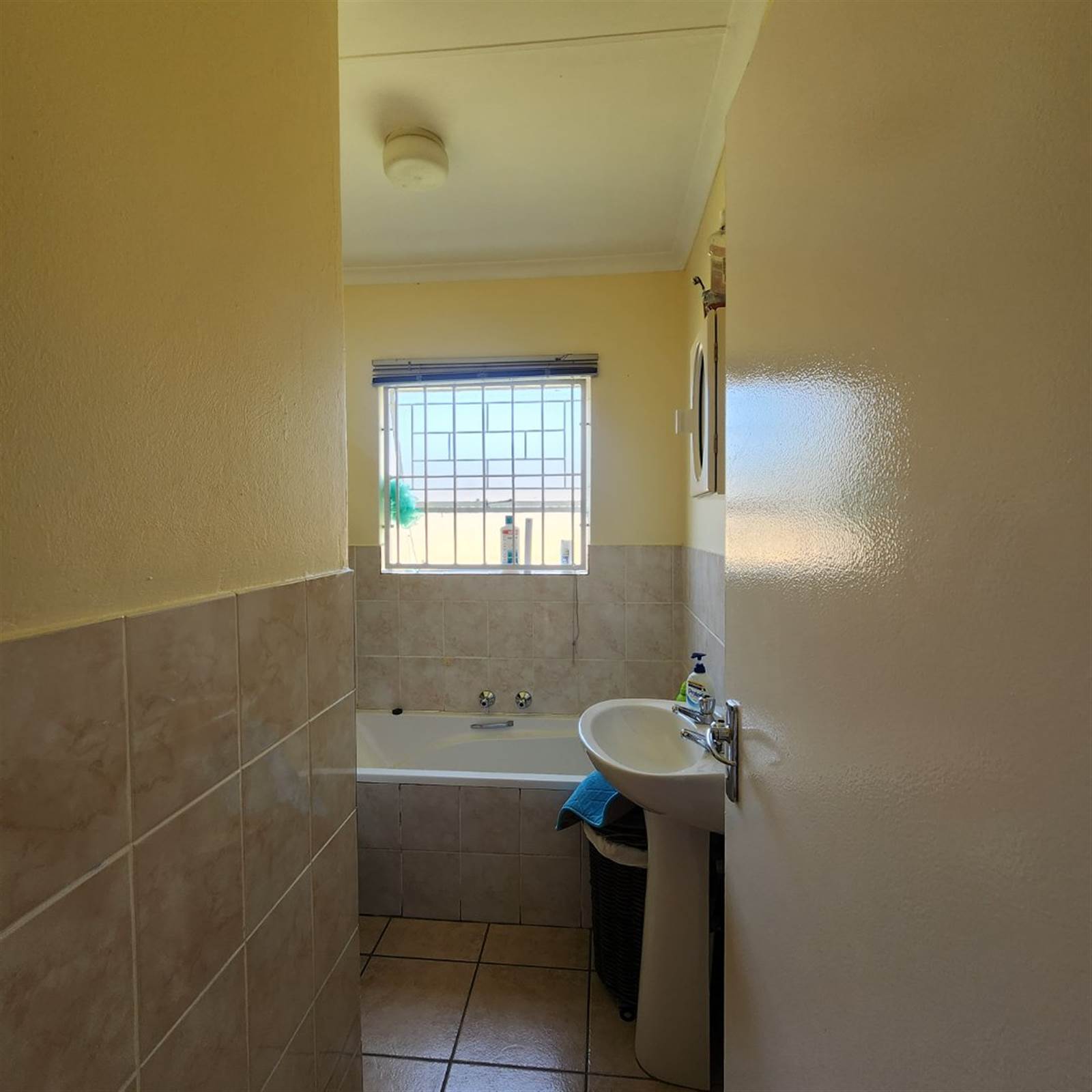 2 Bed House in Roodepoort Central photo number 6