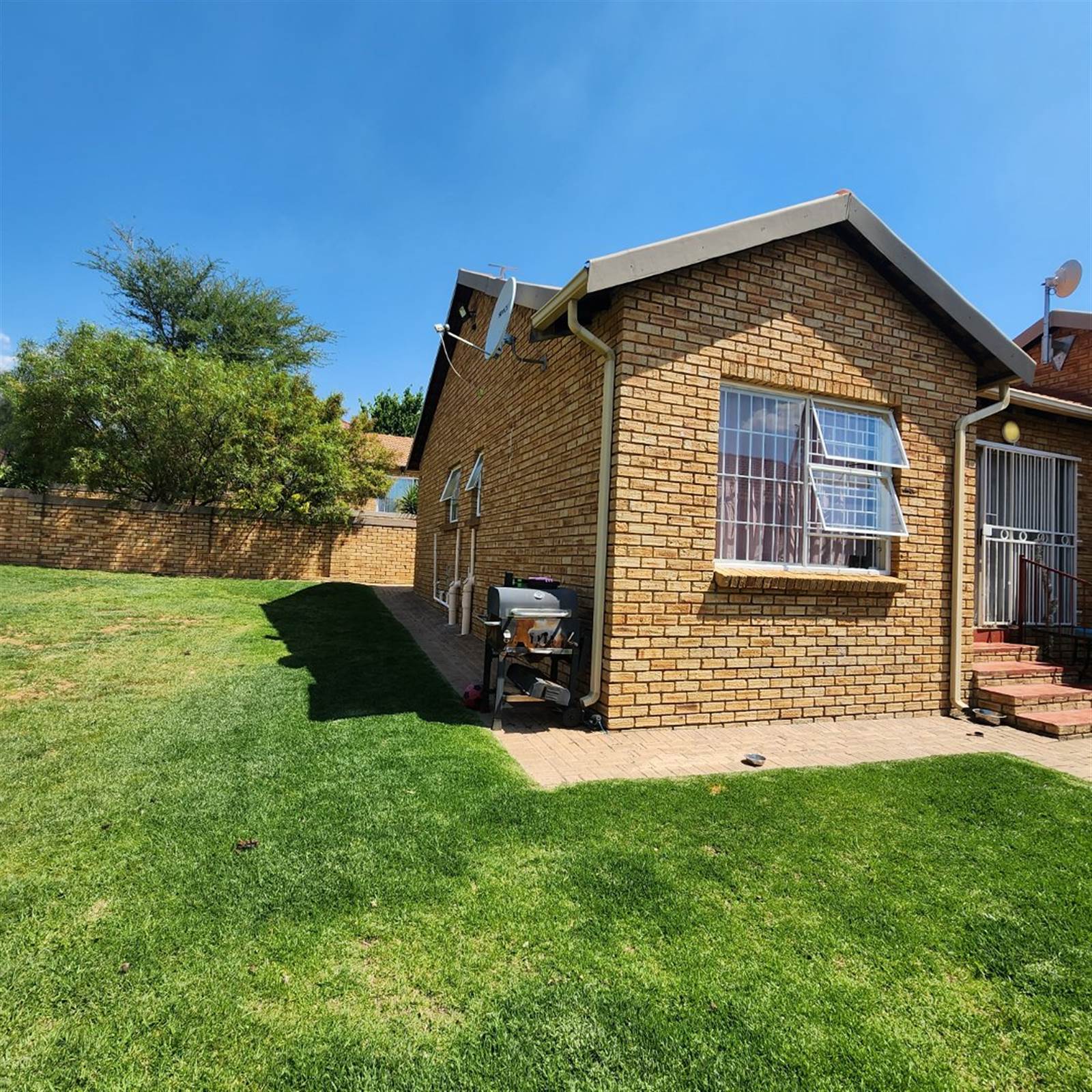 2 Bed House in Roodepoort Central photo number 15