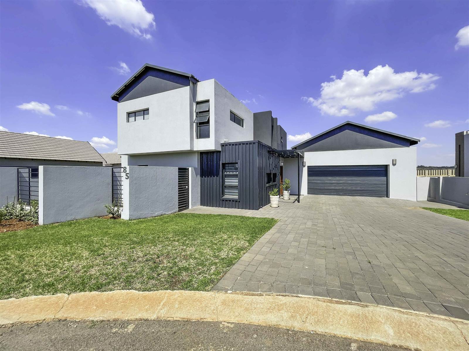3 Bed House in Midstream Ridge Estate photo number 2