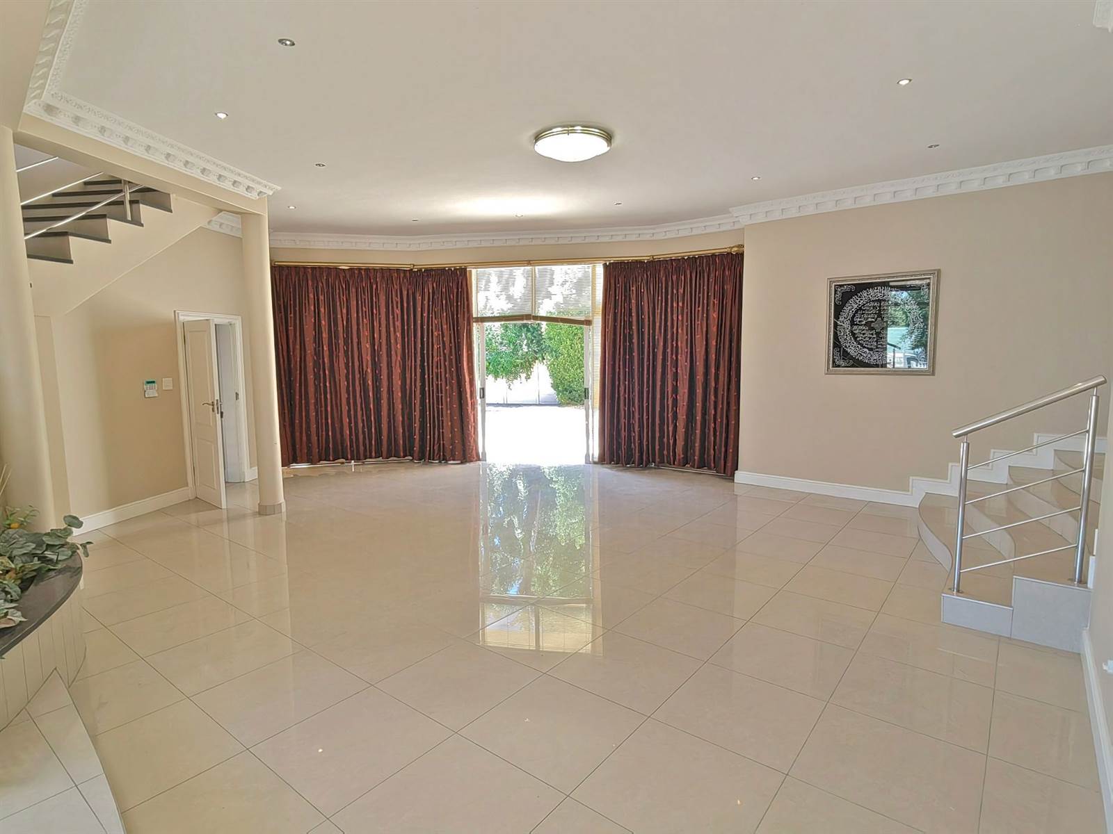 5 Bed House in Plattekloof photo number 6