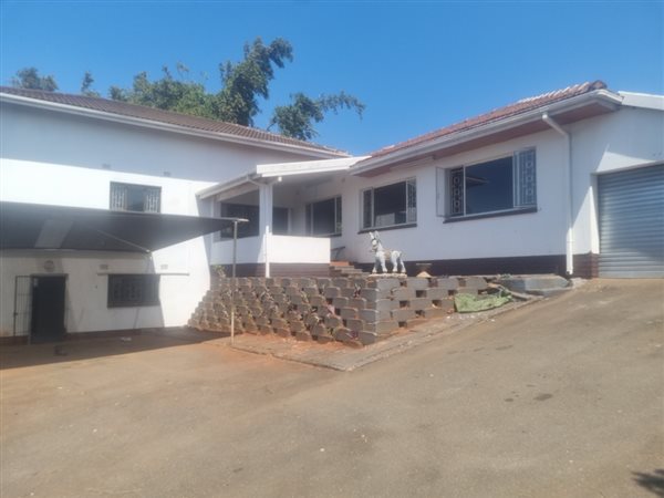 4 Bed House in Bluff