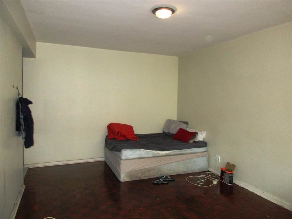 1 Bed Apartment in Point photo number 3