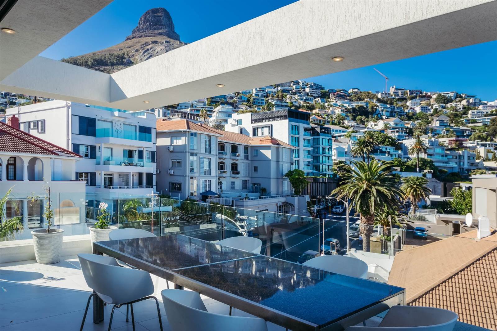 3 Bed Apartment in Bantry Bay photo number 4