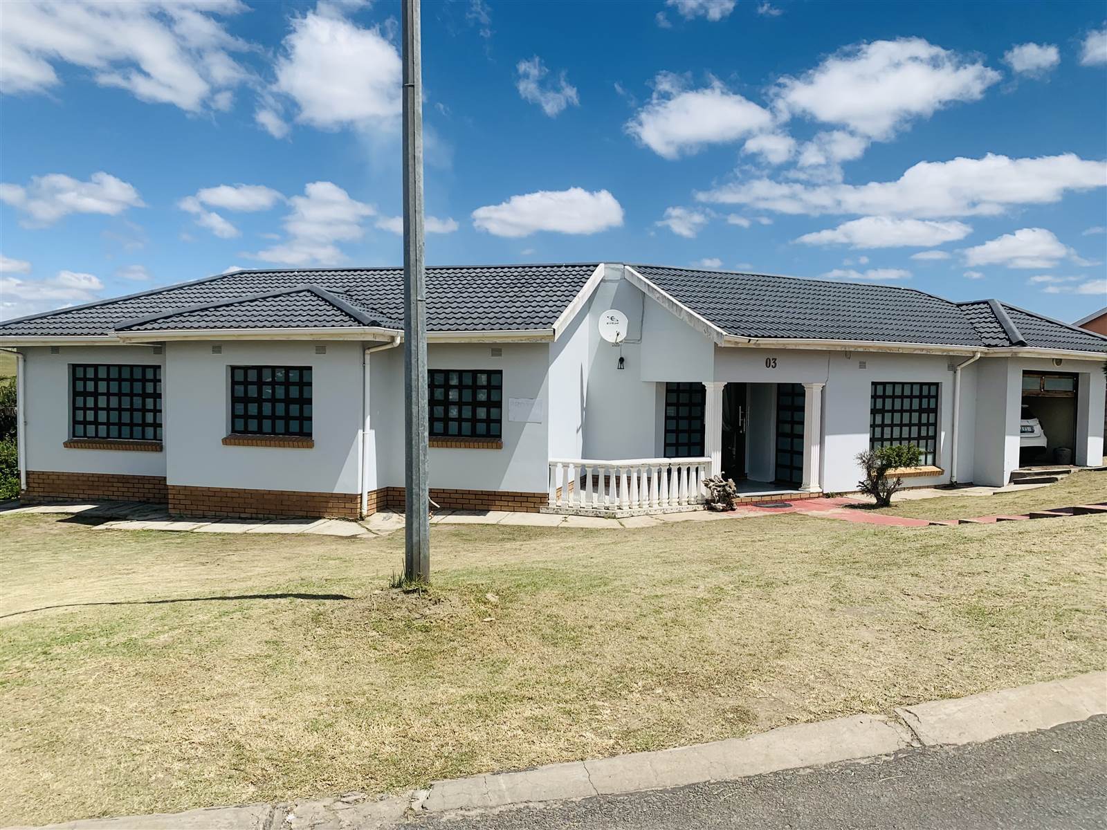 3 Bed House in Southernwood photo number 3
