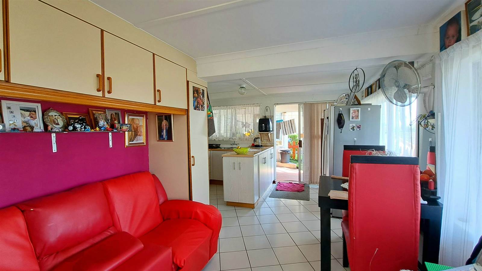 2 Bed Townhouse in Hibberdene photo number 16