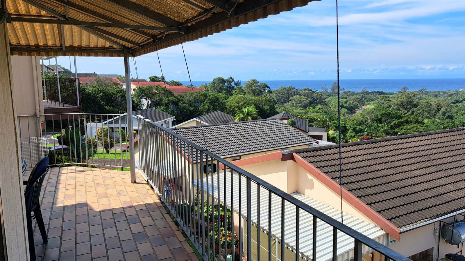 2 Bed Townhouse in Hibberdene photo number 5