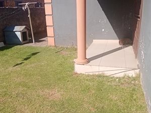 3 Bed House in Etwatwa