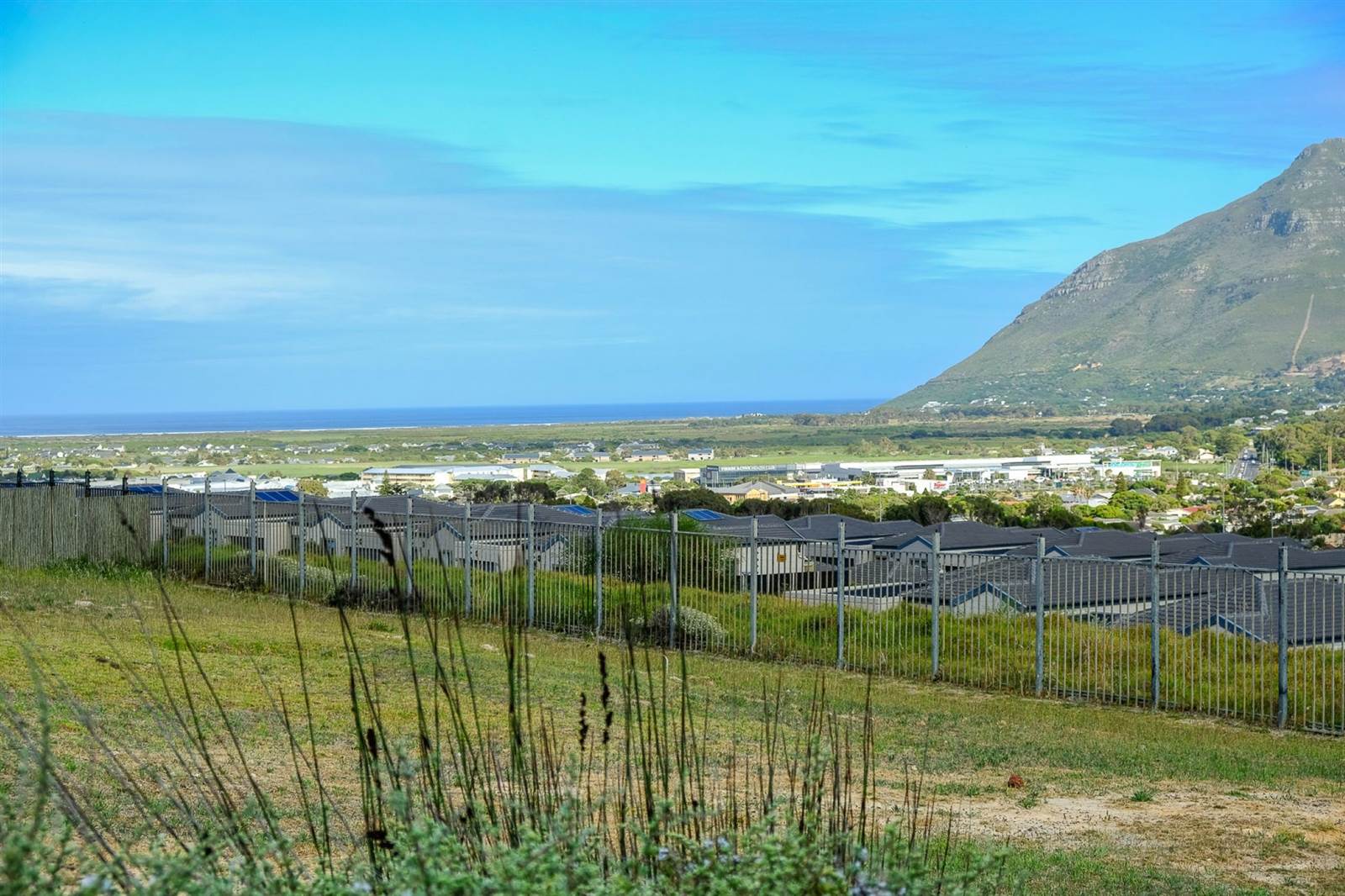 653 m² Land available in Fish Hoek photo number 2