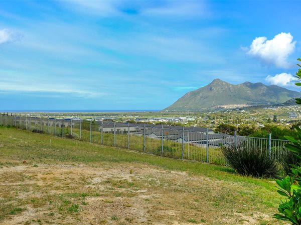 653 m² Land available in Fish Hoek