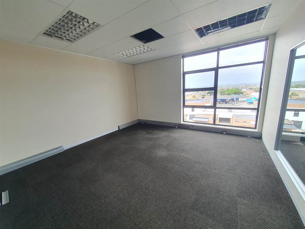 350  m² Commercial space in Newton Park photo number 6