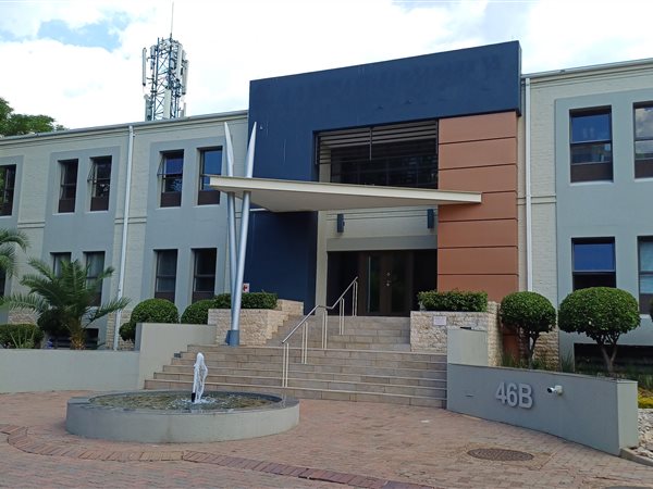 205  m² Commercial space in Bryanston