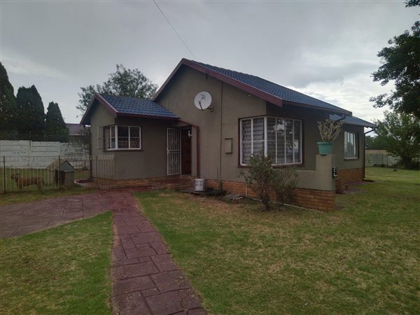 3 Bedroom House 3 Bedroom House