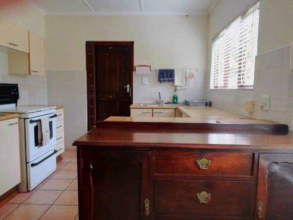 3 Bed Townhouse in Umtentweni photo number 20