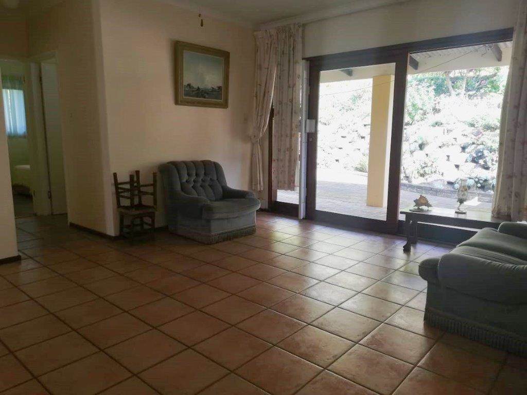 3 Bed Townhouse in Umtentweni photo number 12