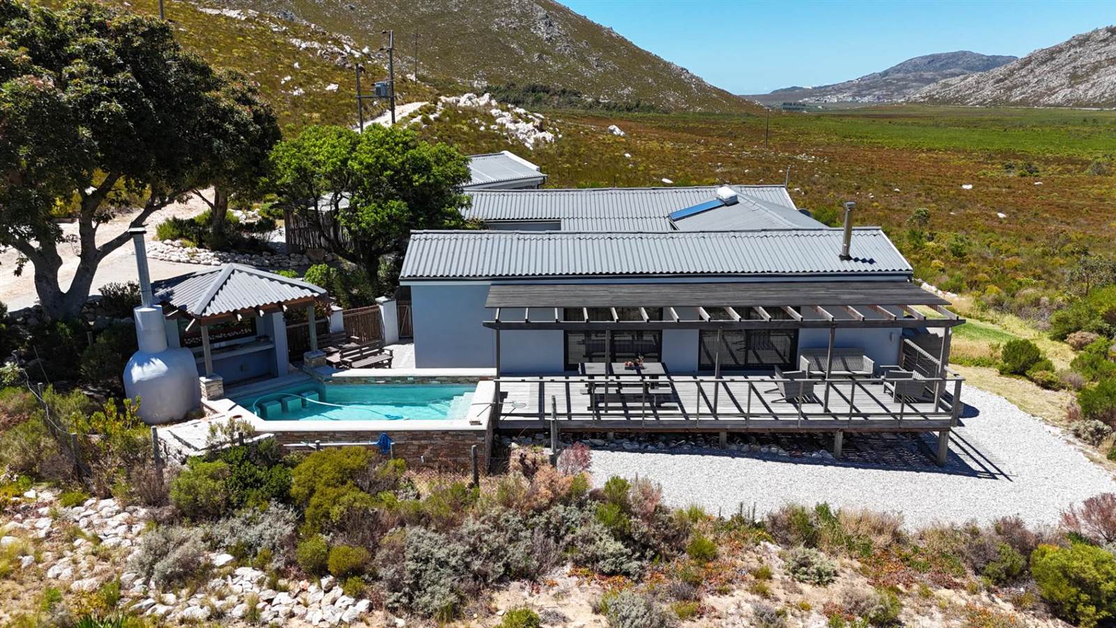 3 Bed House in Pringle Bay photo number 3