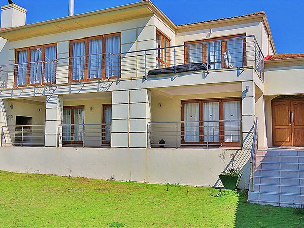 5 Bed House in Arniston