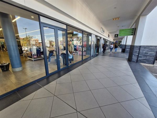 234  m² Commercial space