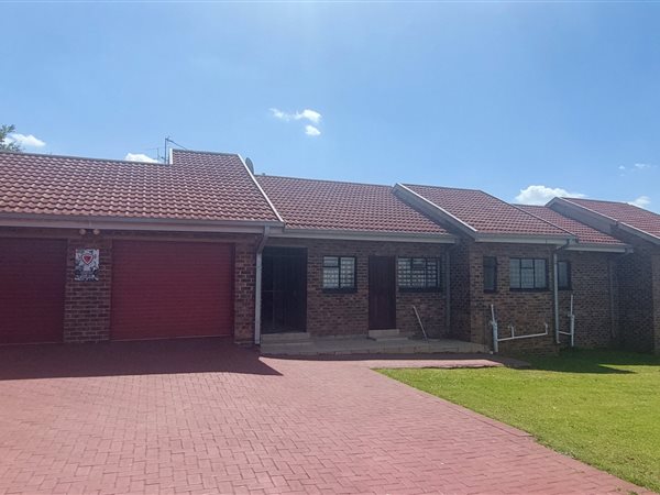 4 Bed House in Steel Park