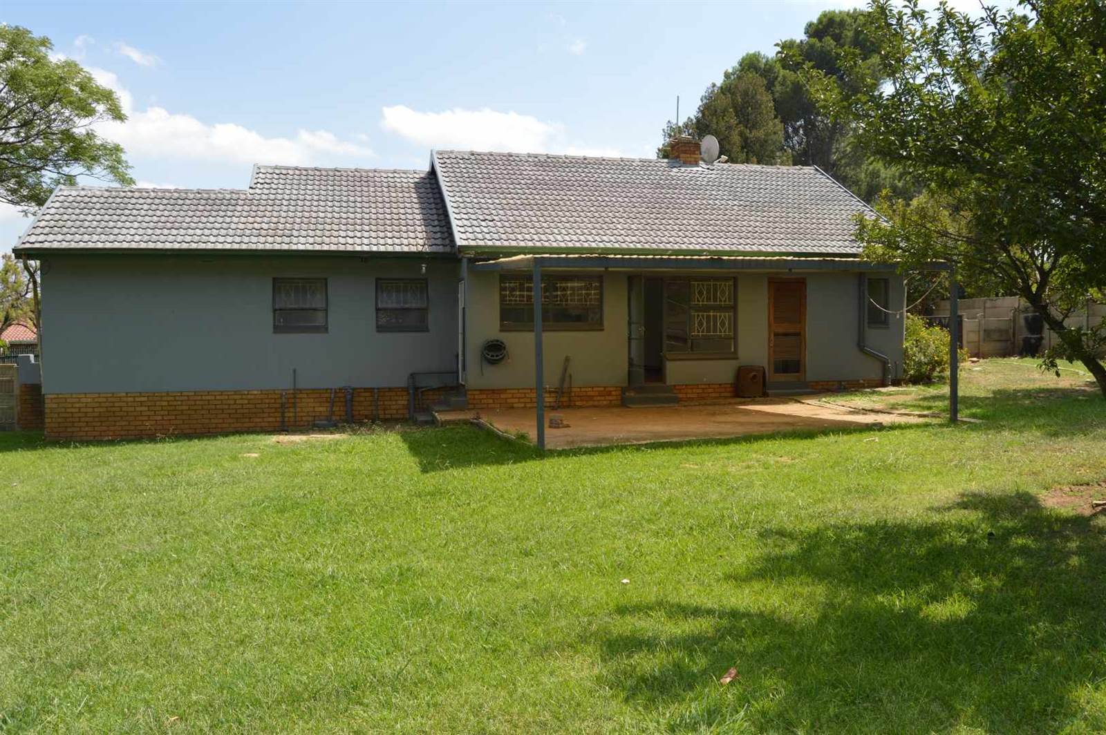 3 Bed House in Brackendowns photo number 15