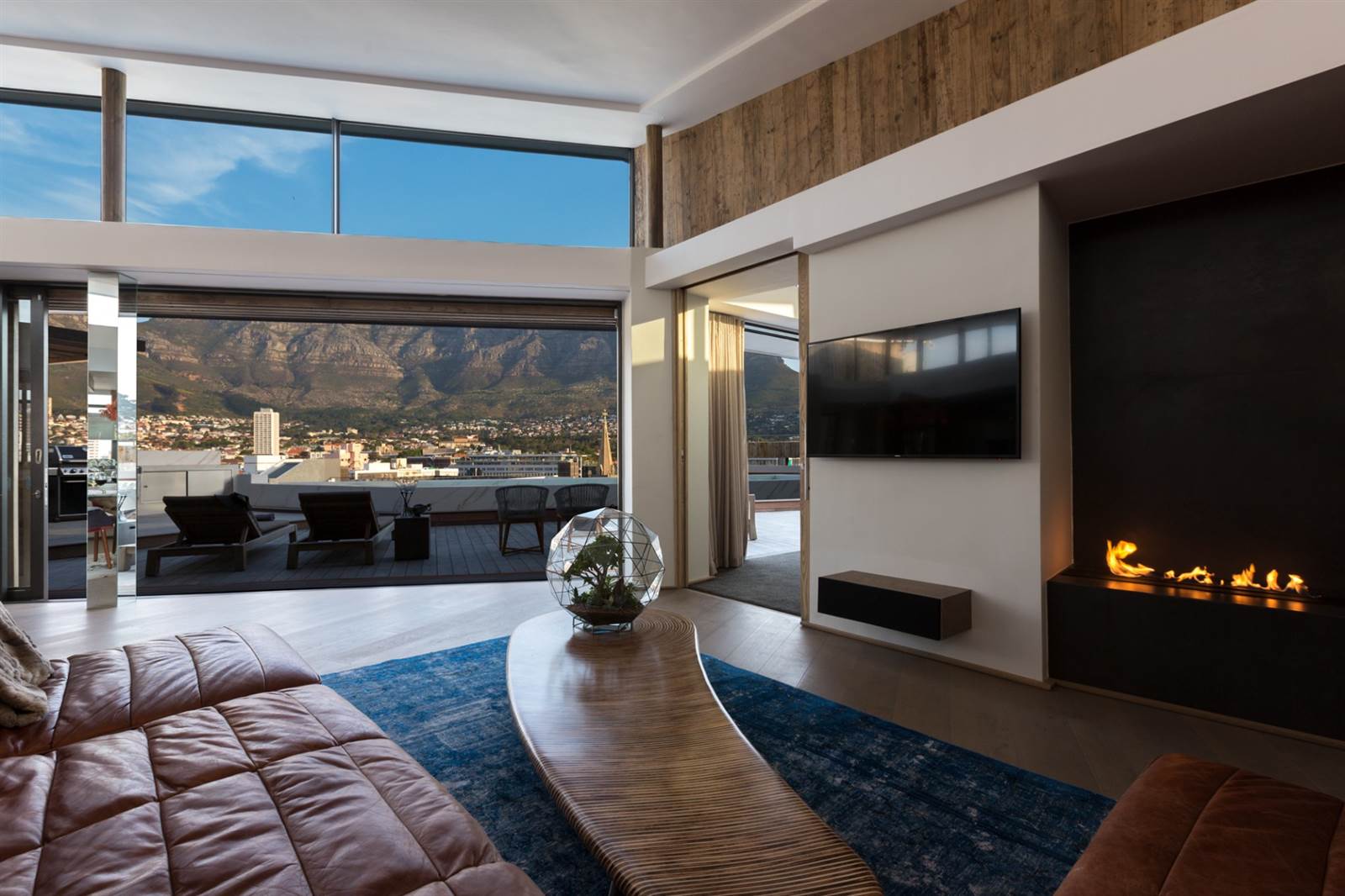 3 Bed Penthouse in Cape Town City Centre photo number 11