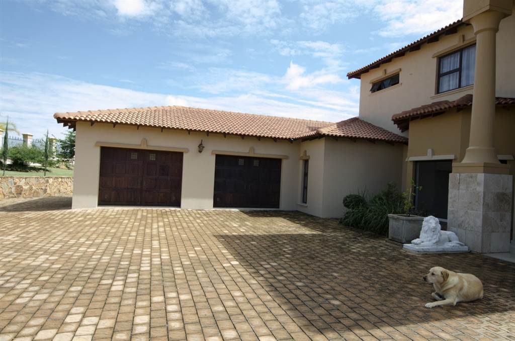 5 Bed House in Mooikloof Heights photo number 7