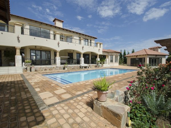5 Bed House in Mooikloof Heights
