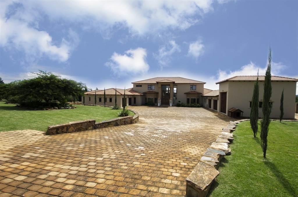 5 Bed House in Mooikloof Heights photo number 5