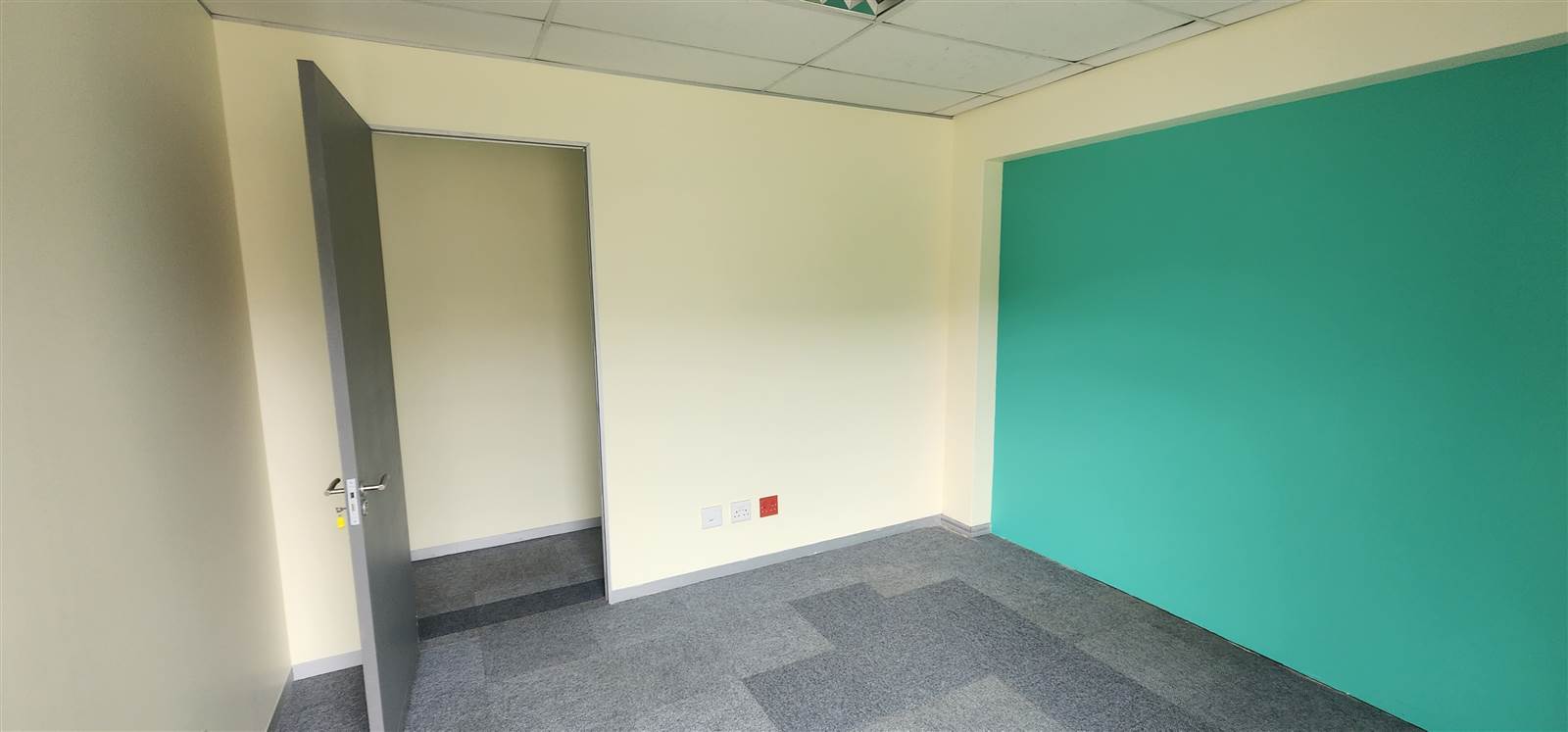 156  m² Commercial space in Poortview photo number 13