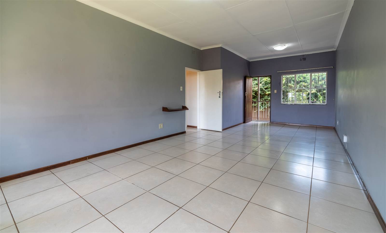 1 Bed Apartment in Northcliff photo number 6