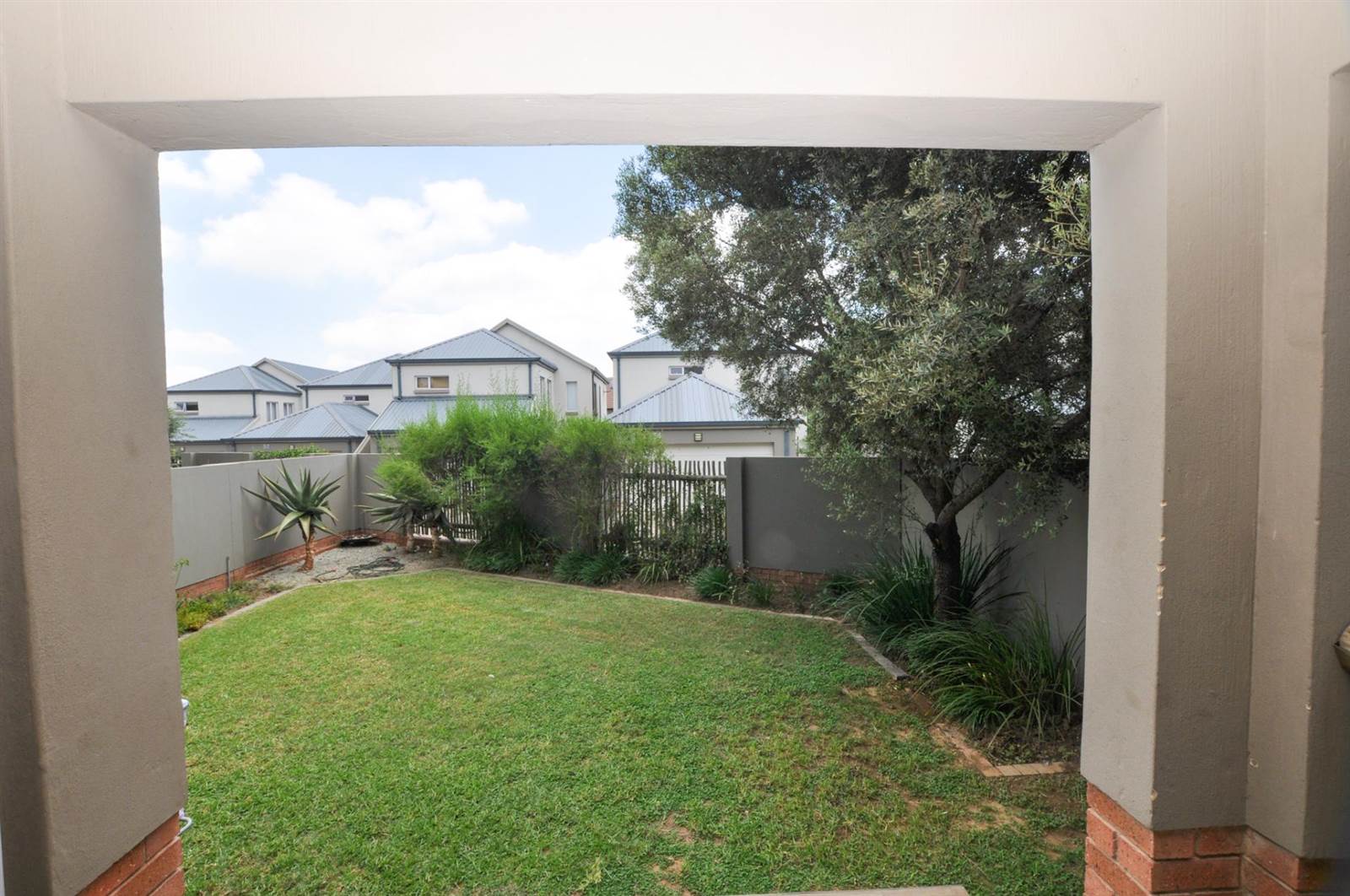 3 Bed Townhouse in Broadacres photo number 14