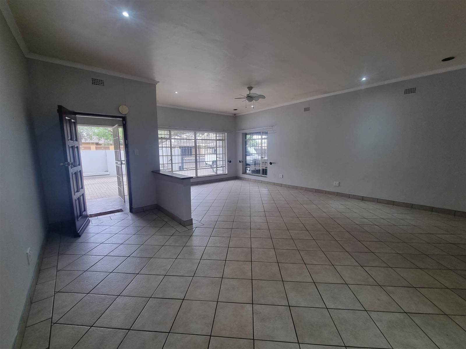 3 Bed House in Northmead photo number 4