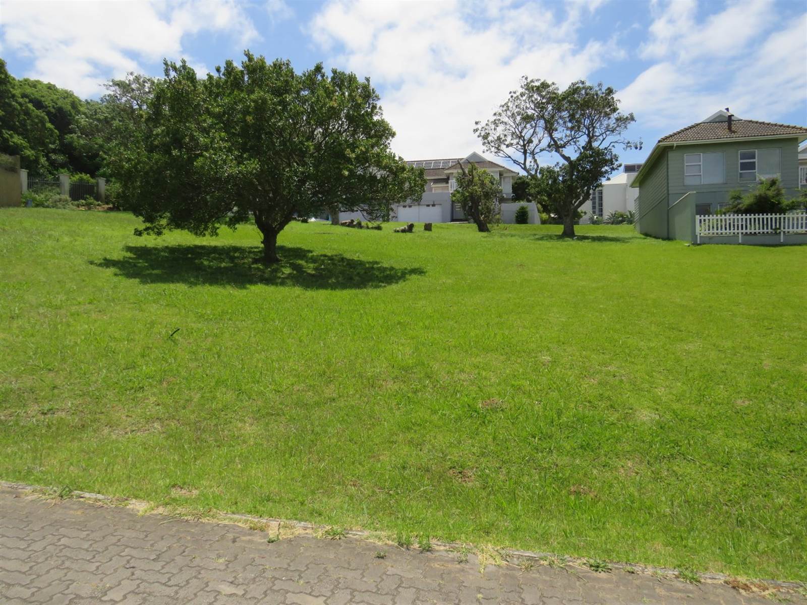 348 m² Land available in East Bank photo number 1