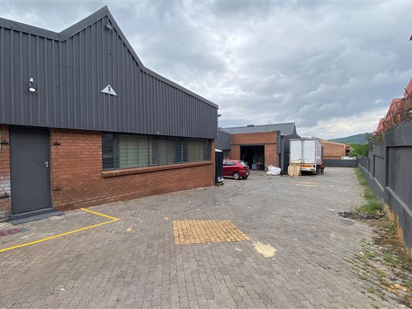 285  m² Industrial space