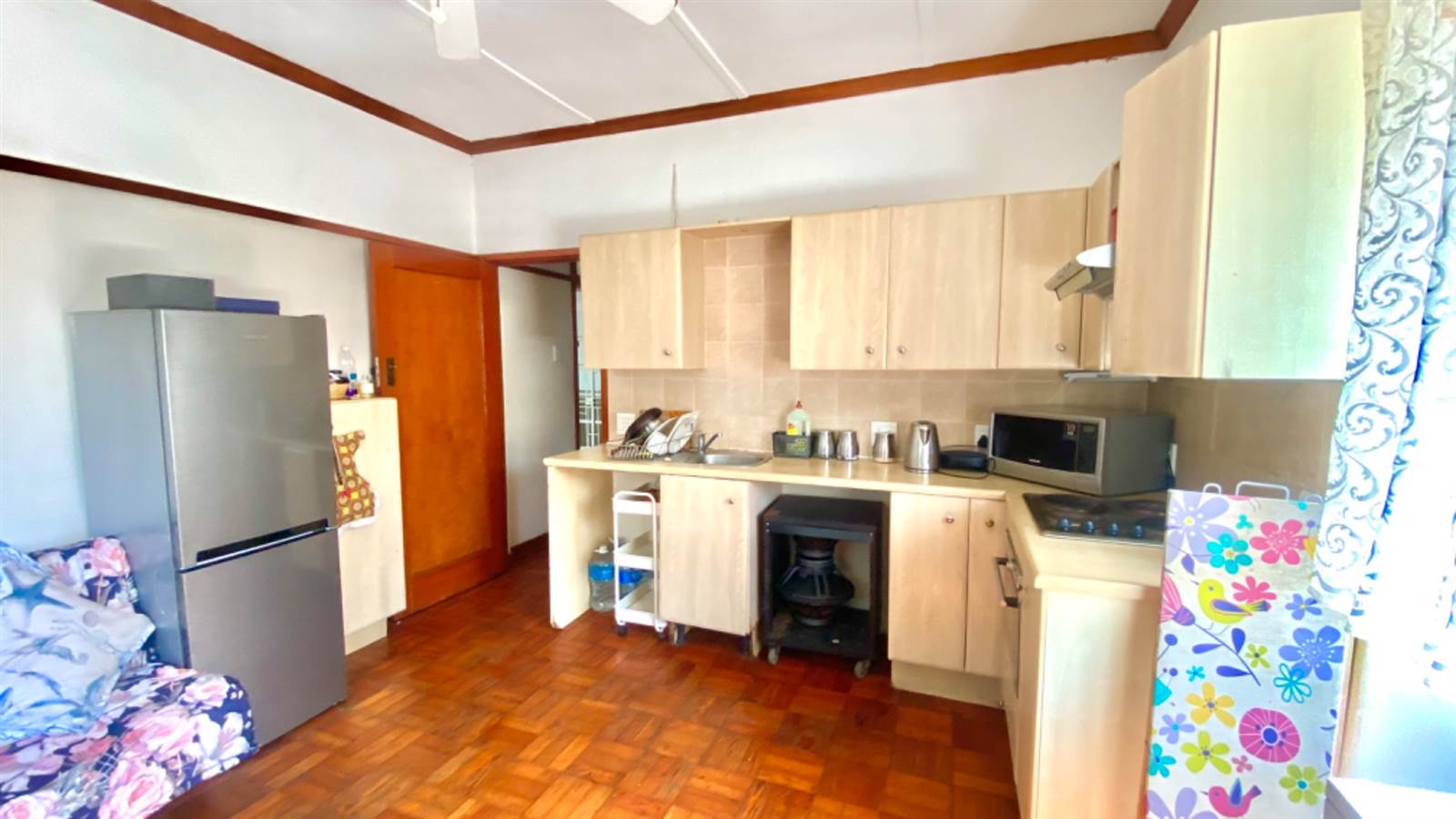 1 Bed Apartment in Windermere photo number 2