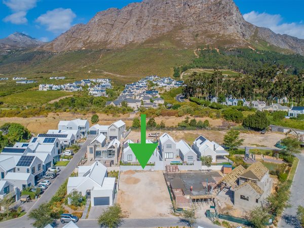 531 m² Land available in Franschhoek