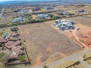 8618 m² Land available in Mooikloof Heights