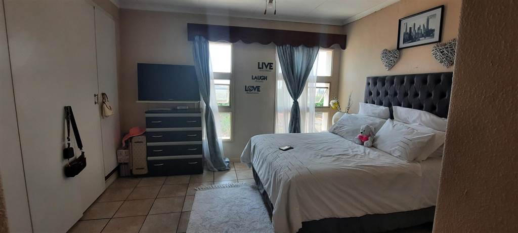 3 Bed Apartment in Pretoria North photo number 10