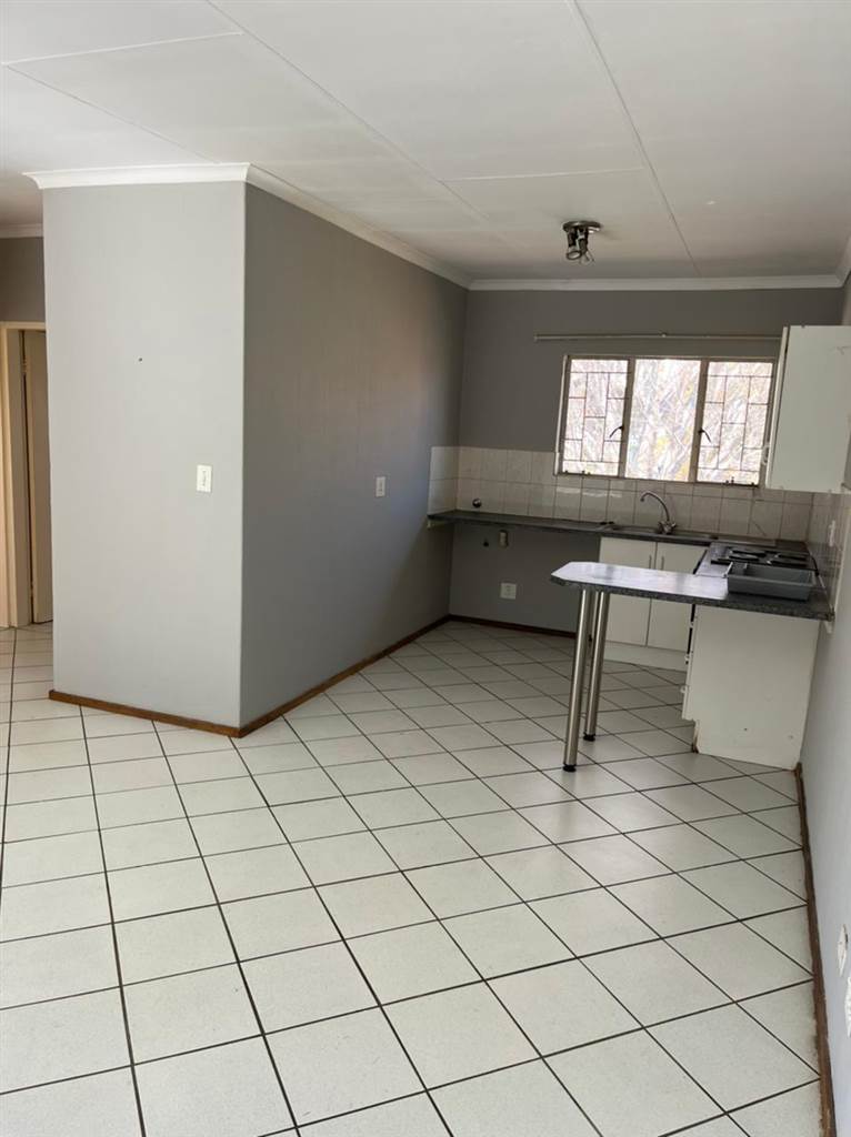 2 Bed Apartment in Highveld photo number 20