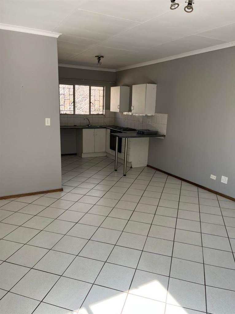 2 Bed Apartment in Highveld photo number 19