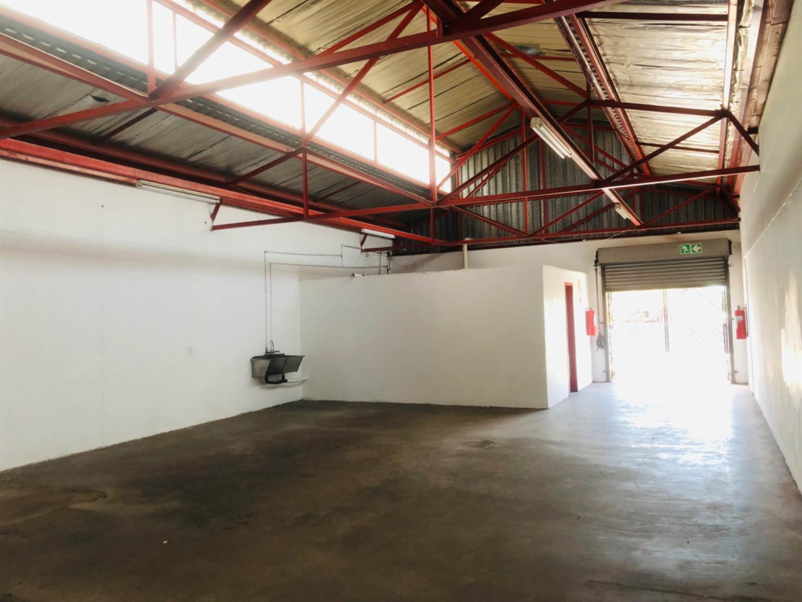 150  m² Commercial space in Laudium photo number 7